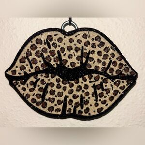 LEOPARD PRINT LIPS FRESHIE (CAR AIR FRESHENER)